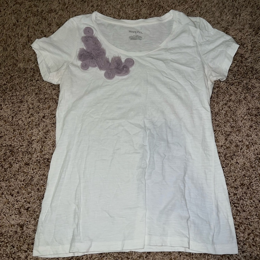 Merona women’s white T-shirt with purple floral accent on neck, medium